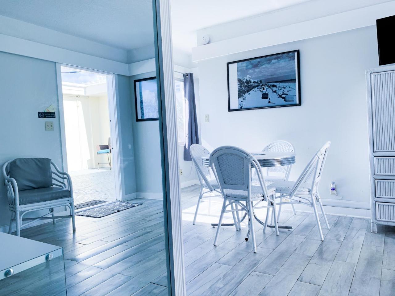 Coral Tides Resort ポンパノビーチ エクステリア 写真