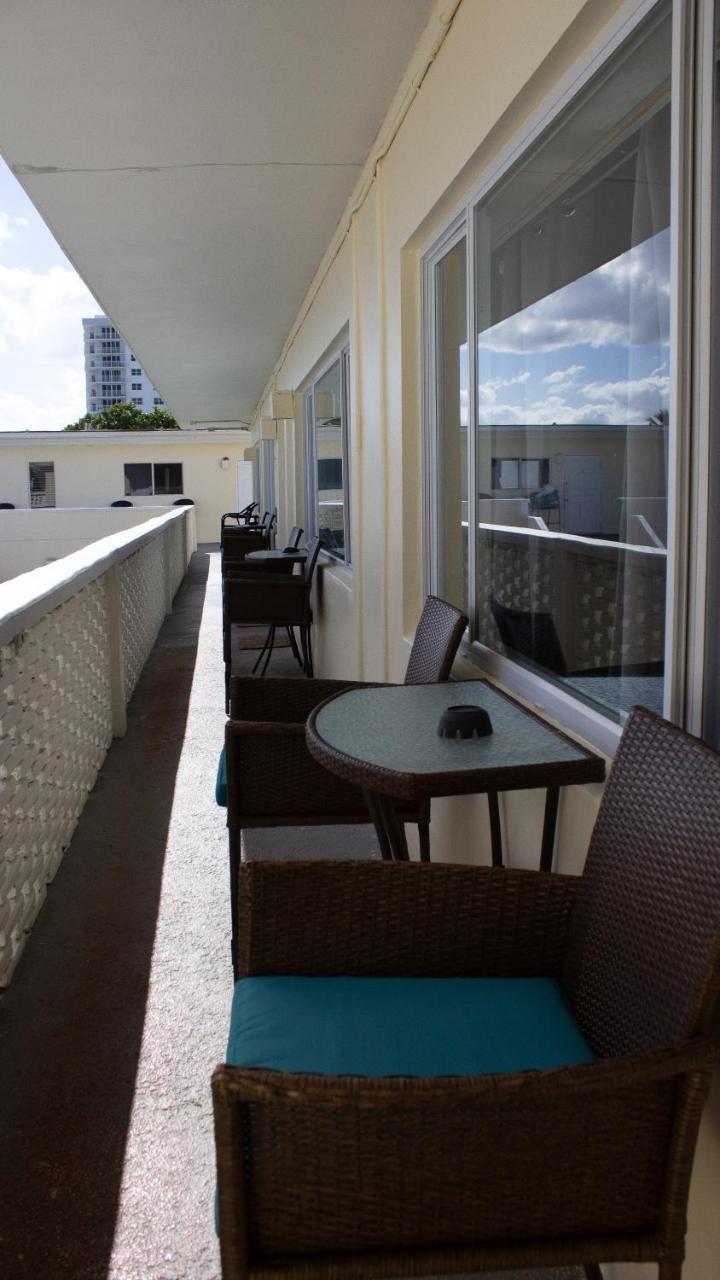 Coral Tides Resort ポンパノビーチ エクステリア 写真