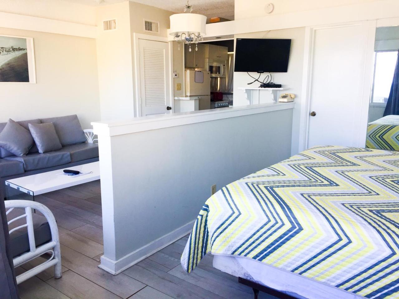 Coral Tides Resort ポンパノビーチ エクステリア 写真